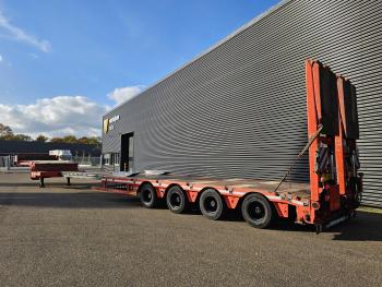 F-S44-/ 4 x STEERING / HYDRAULIC RAMPS / EXTENDABLE